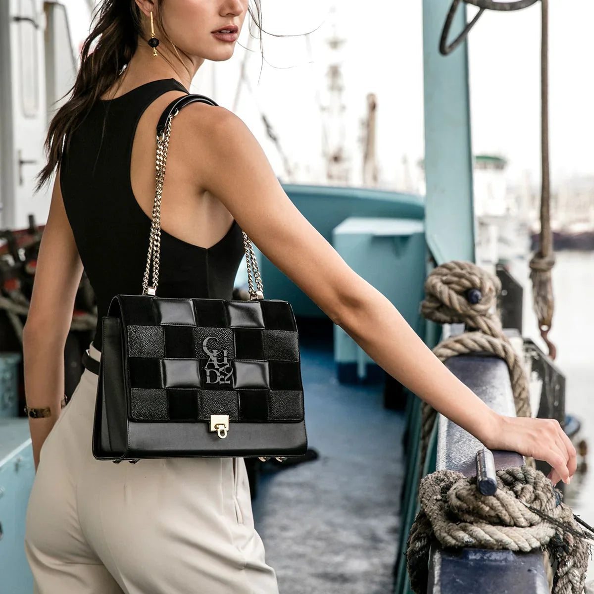  Stingray Chain-Link Purse