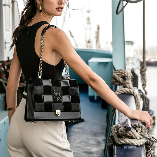  Stingray Chain-Link Purse